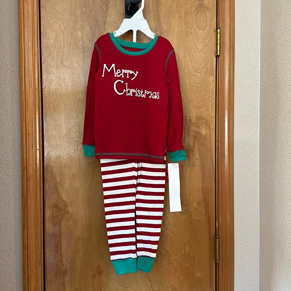 Jingles & Joy Merry Christmas 2 piece unisex pajama set